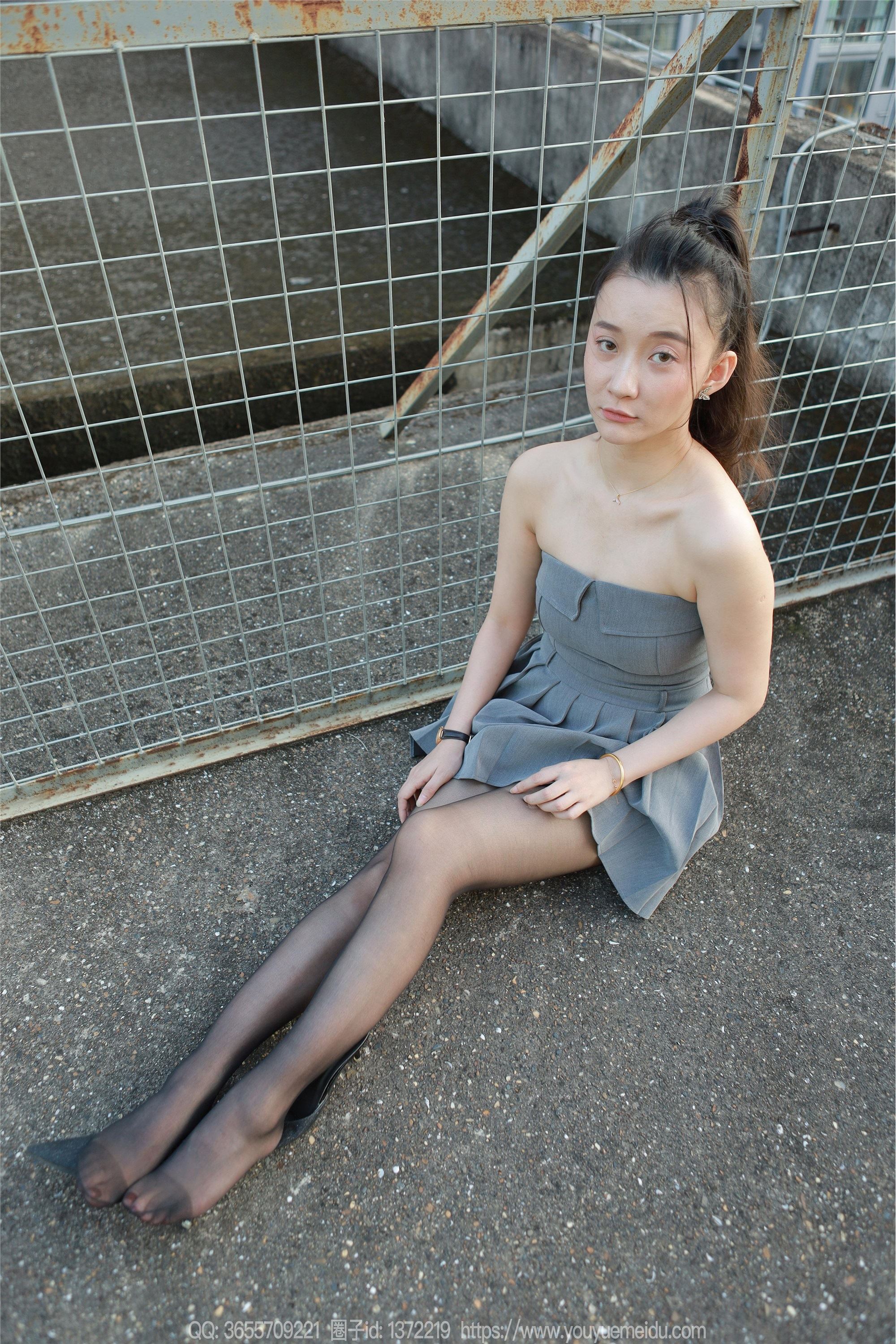 IESS异思趣向  2023.11.01 丝享家 1574 秋秋《灰色小礼裙》